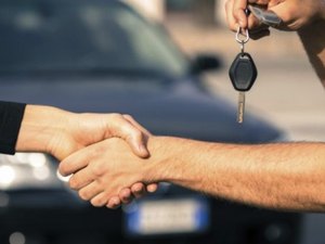 Os perigos ocultos do 'cheiro de carro novo'