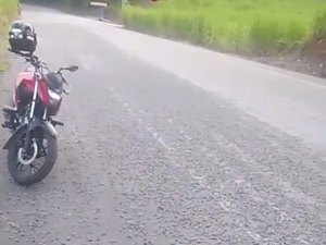 [Vídeo] Britas espalhadas na pista causam perigo na rodovia AL-105