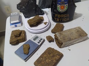 Jovem é preso acusado de tráfico de drogas na Barra de Santo Antônio