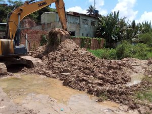 Prefeitura de Maceió inicia hoje (18) limpeza do Riacho da Silva