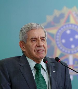 STF concedeu prisão domiciliar humanitária a Heleno e mais 20 e negou para Bolsonaro e outros 16