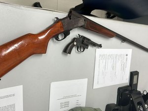 Polícia Federal apreende armas na casa de homem no Centro de Mata Grande