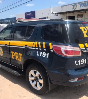 Viatura da PRF se envolve em acidente em Estrela de Alagoas