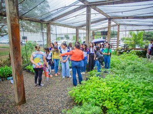 Estudantes da Escola Domingos Lopes visitam o Viveiro Municipal de Arapiraca