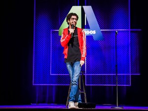 Alessandro Berle e Felipe Coruja apresentam show de stand-up em Maceió