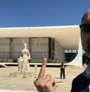 Em live, blogueiro Allan dos Santos diz que deixou o Brasil