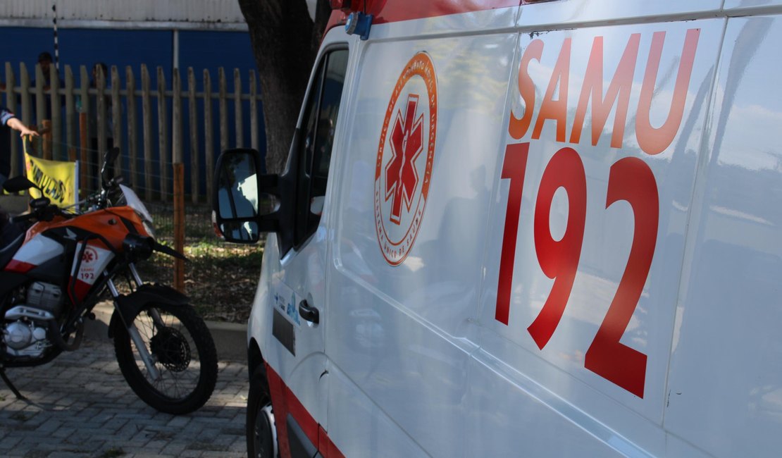 Samu atende vítima em surto psicológico no bairro do Farol, em Maceió