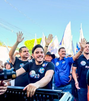 Marlan Ferreira e Felipe Boró comandam ato histórico e levam onda azul às ruas de Limoeiro de Anadia