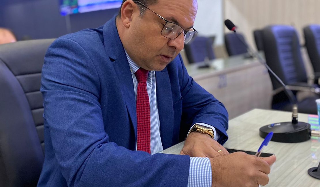 Francisco Sales questiona destino de R$ 600 milhões do FECOEP em Alagoas