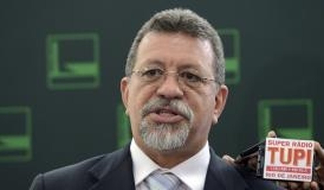 Aliados dizem que Lula ajudará país a sair da crise; oposição fala em manobra