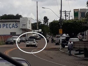 Polícia tenta decifrar placa do carro envolvido em duplo homicídio em Delmiro