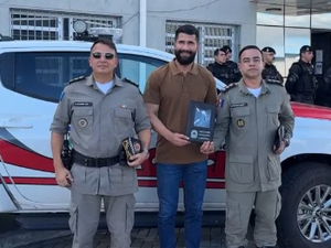 Deputado Federal Delegado Fabio Costa entrega viatura blindada à PM em Santana do Ipanema