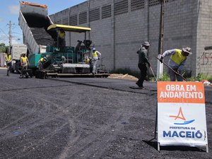 Prefeitura conclui pavimentação na Avenida B, no bairro da Cidade Universitária