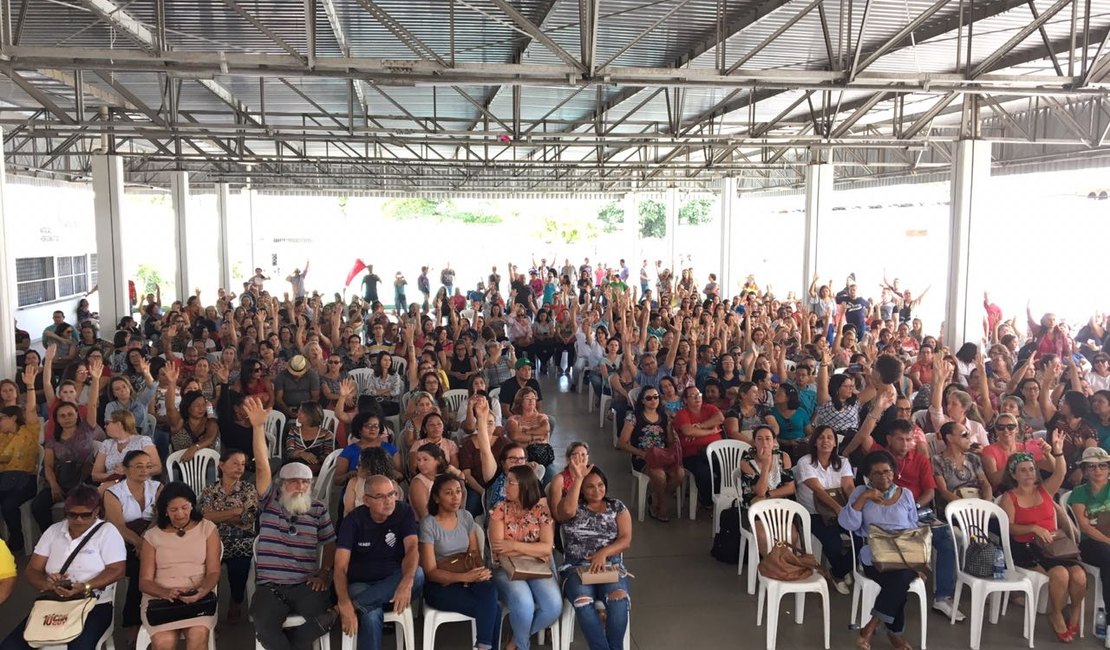 Servidores de Maceió decidem entrar em greve por tempo indeterminado 
