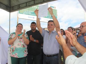 Prefeito Areski Freitas assina ordem de serviço para construção de nova Unidade de Saúde