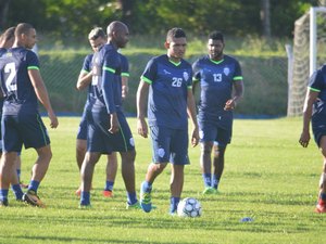 Técnico Marcelo Cabo relaciona 19 jogadores para partida do CSA contra o São Bento