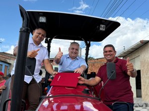 Em Joaquim Gomes, Alfredo Gaspar realiza entregas e destina R$ 514 mil ao município