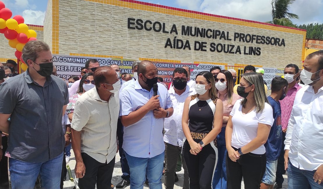 Prefeito Fernando Cavalcante inaugura obras em Matriz de Camaragibe