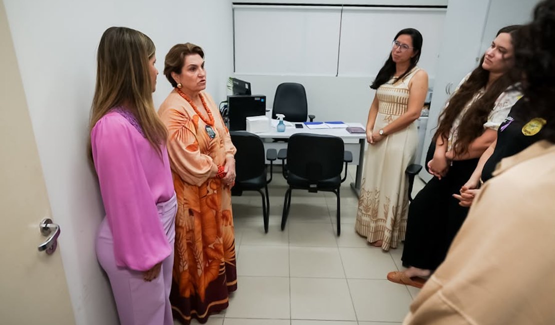 Ministra das Mulheres visita Casa da Mulher Alagoana, em Maceió