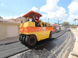Pavimentação de ruas do Centro Histórico avança em Marechal Deodoro