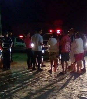 População de comunidade rural faz protesto contra gaiolões de cana-de-açúcar