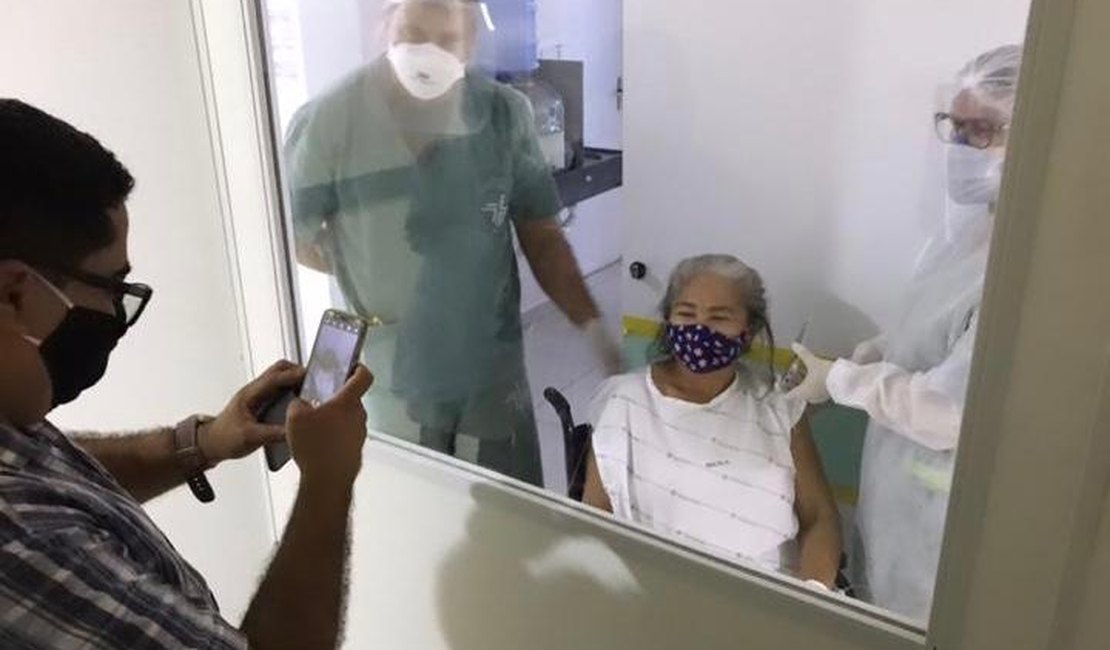 Hospital de Arapiraca implanta projeto “Olhar que Cura,” na ala destinada a pacientes com Covid 19