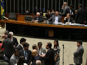 Câmara encerra discussão da PEC 241 e pode iniciar a votação