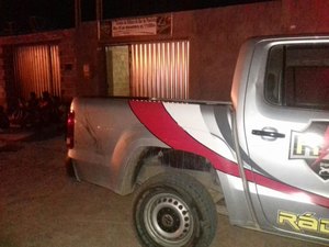 Jovem é assassinado a tiros em bar de Arapiraca