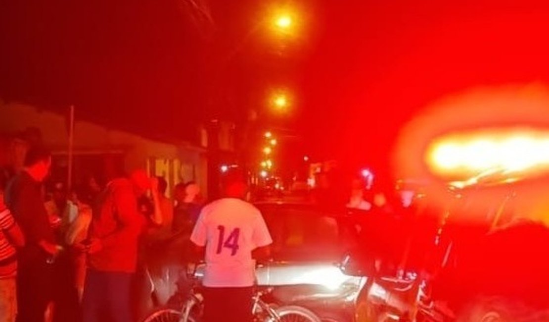 Jovem tem moto furtada em frente a shopping na parte alta de Maceió