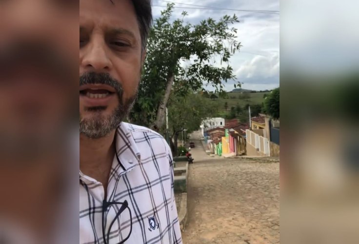 Prefeito de Limoeiro de Anadia desfaz avenida para construir praça em frente à sua casa