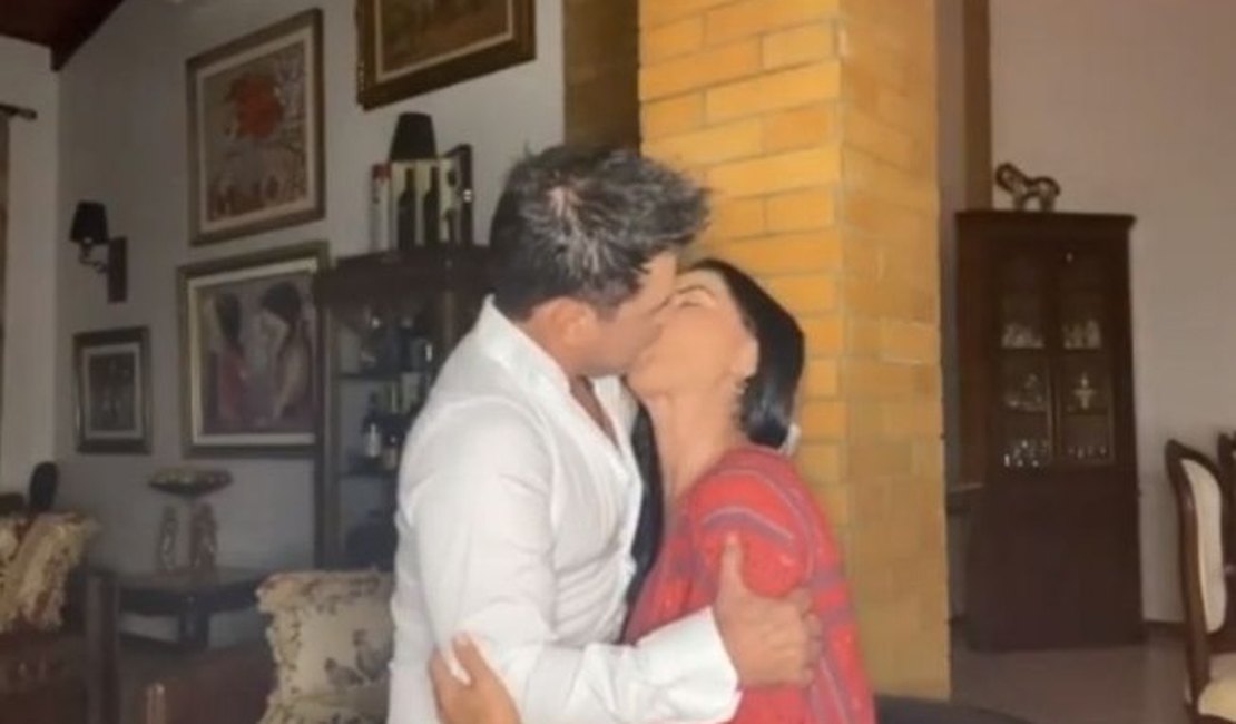 Graciele Lacerda dá beijão em Zezé Di Camargo: 'Meu ponto fraco'