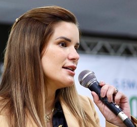 Prefeita surpreende em pesquisa como a segunda mais votada em Maceió