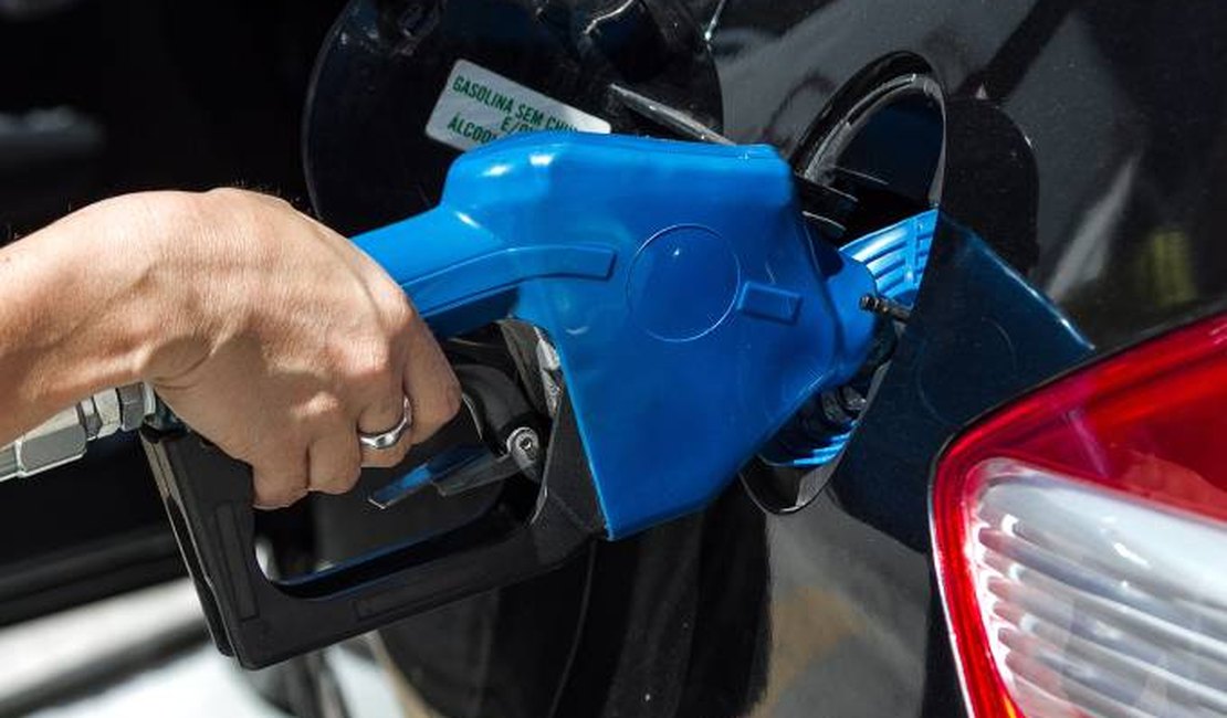 Petrobras aumenta em 2% o preço da gasolina nas refinarias