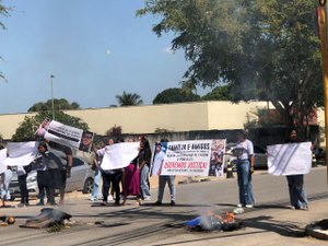 [Vídeo] Protesto pede prisão de funcionário da SMTT que teria provocado acidente fatal