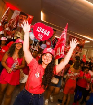 Militantes do PT destacam trajetória de Teca Nelma em lançamento de campanha