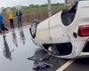 Carro capota e mulher fica ferida com lesão na cabeça em Arapiraca
