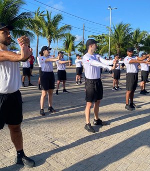 Futuros delegados da Polícia Civil iniciam preparação física com corrida na orla