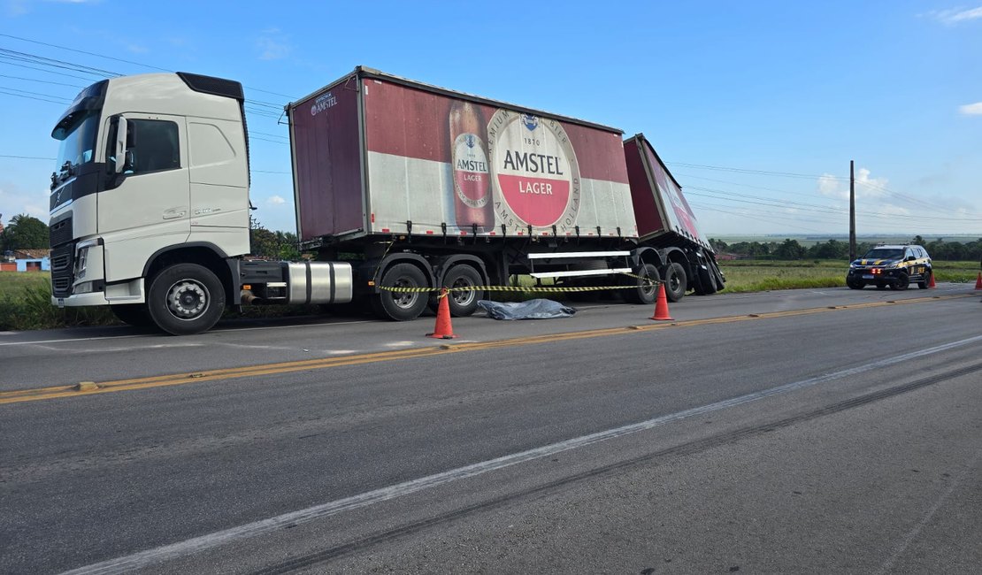 [Vídeo] Homem morre atropelado por carreta na BR-101 no município de Junqueiro