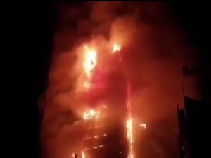 Torre de 48 andares pega fogo nos Emirados Árabes; sete ficam feridos