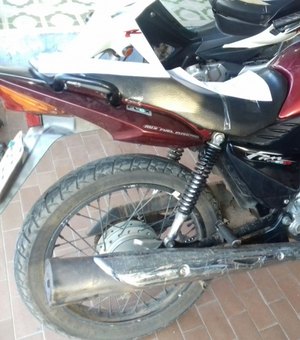 Polícia recupera moto roubada em Arapiraca