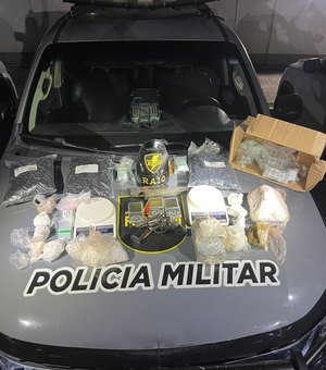 Arma de fogo e mais de dois quilos de droga são apreendidos pela Polícia Militar em Maceió