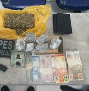 Polícia apreende quase 1kg de maconha no telhado de residência em Arapiraca