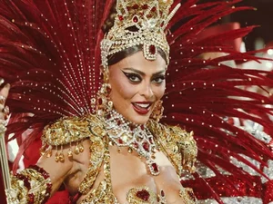 Juliana Paes anuncia saída do posto de rainha de bateria da Viradouro
