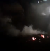 [Vídeo]  Moradores do bairro Itapuã denunciam queimada criminosa em vegetação