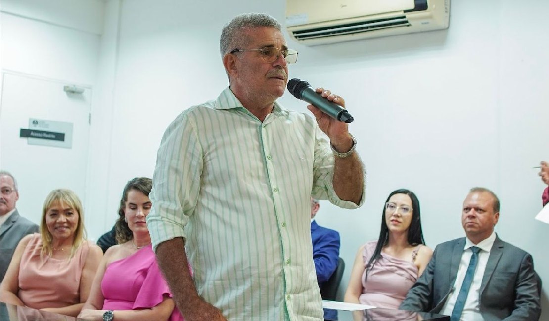 Prefeito reeleito Petrúcio Barbosa é diplomado em Igaci