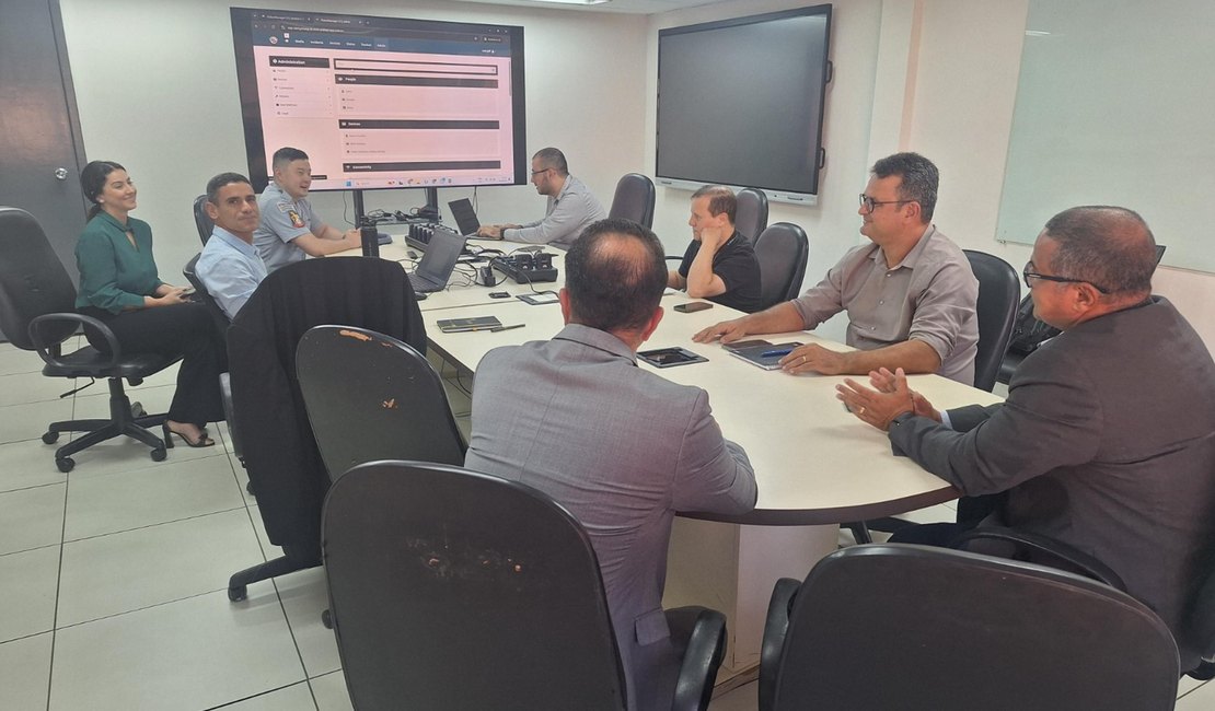 Comissão de estudo sobre câmeras corporais da SSP/AL conhece tecnologia usada pela PM de SP
