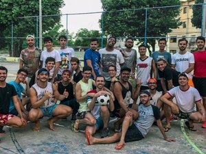 Além das festas LGBT+, jovens se reúnem para jogar gaymado e ocupar espaços 