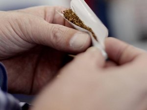 Homem é preso com quase 400 gramas de maconha escondida em residência