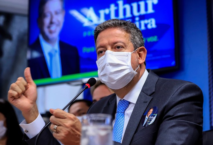 Arthur Lira negocia com oposição e deve anunciar novos apoios