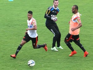 Thallyson rouba a cena e marca primeiro gol da pré-temporada do Flamengo